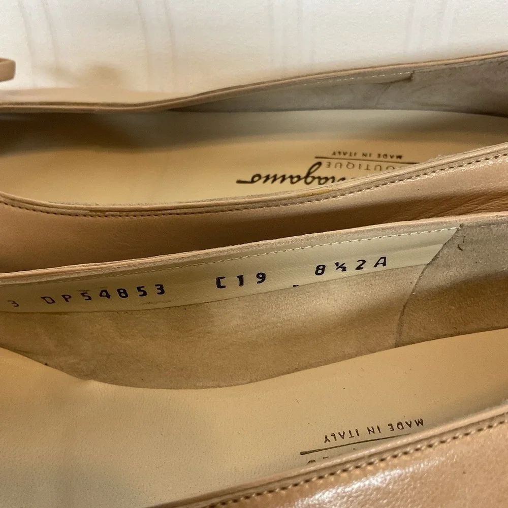 Salvatore Ferragamo‎ Tan Bisque Leather Ballet Flats w Bow Size 8,5AA